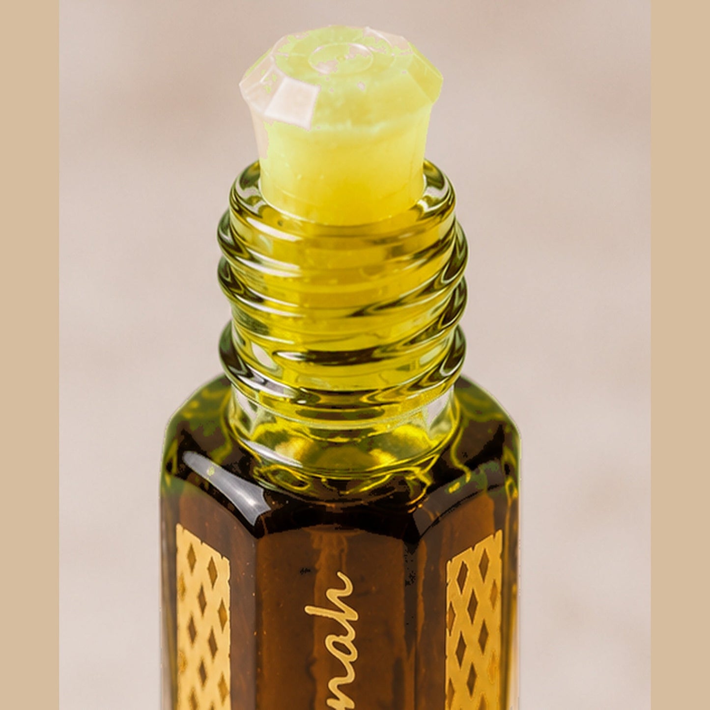 Oud Khaalis Indonesia by AlSunnah 3ml pure oud oil applicator close-up