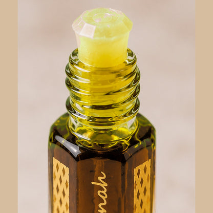 Oud Khaalis Indonesia by AlSunnah 3ml pure oud oil applicator close-up