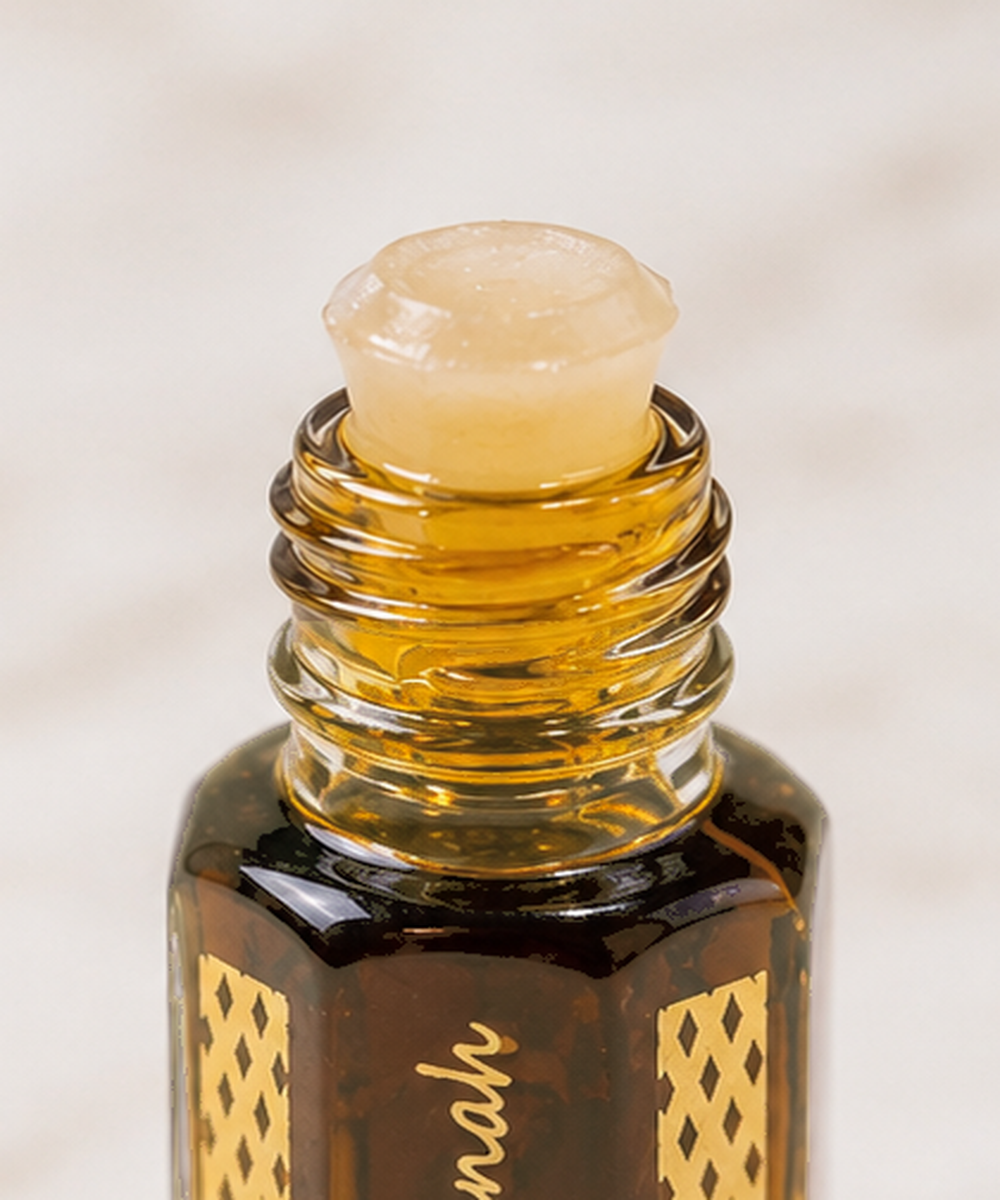 Oud Saafi Cambodia by AlSunnah 3ml pure oud oil applicator close-up